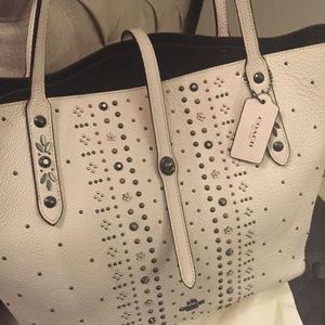 Coach 55633 Bandana Rivets Market Leather Tote Bag